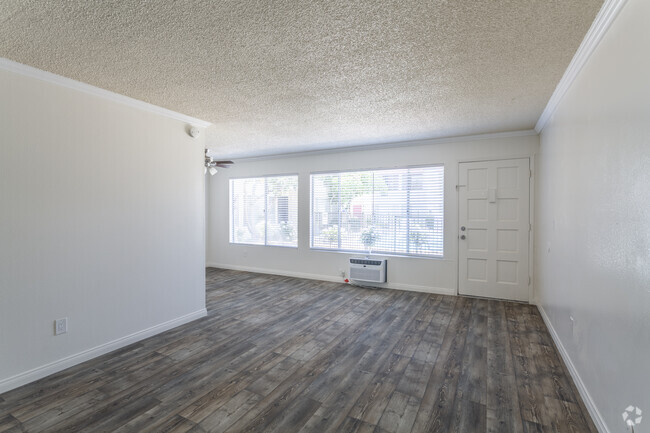 2 BR, 1 BA - 850 SF - Van Houten Apartments