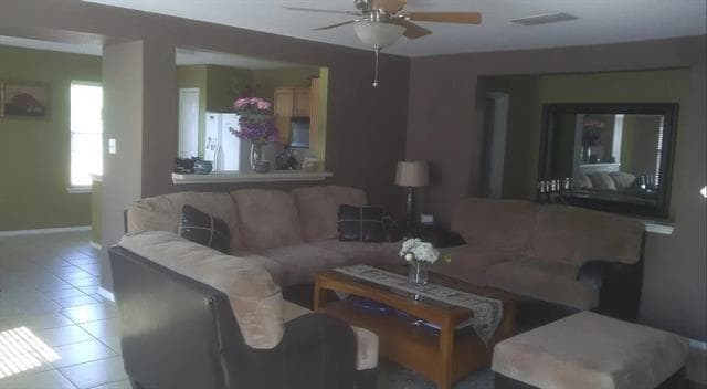 Foto del edificio - 8032 Brook Ridge Dr