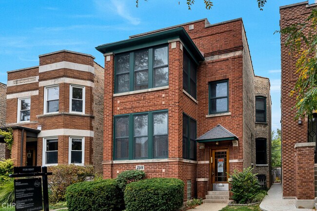 Building Photo - 2518 W Eastwood Ave