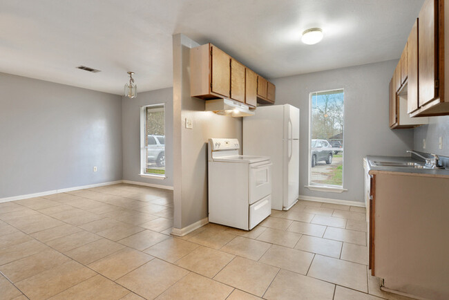 Building Photo - 8183 Jefferson Park Dr