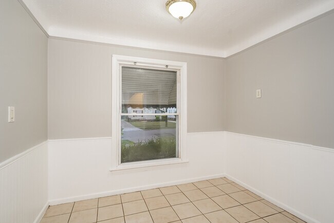 Foto del edificio - 18505 Maple Heights Blvd