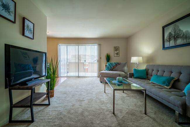 Building Photo - 411 Waupelani Dr