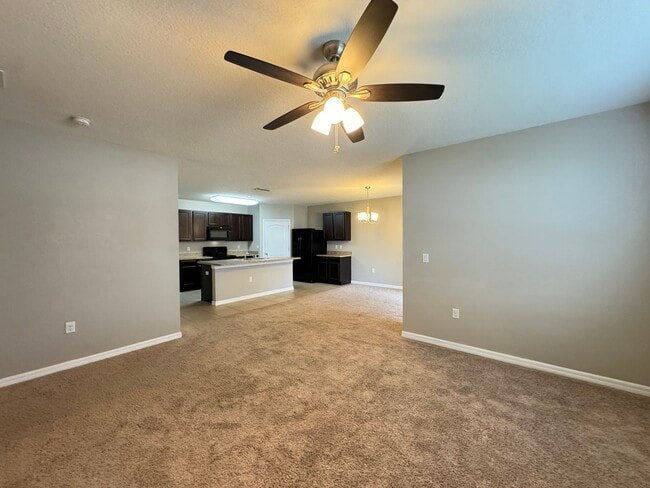 Foto del edificio - Beautiful 4 Bedroom 2 Bathroom Home in Bartow!