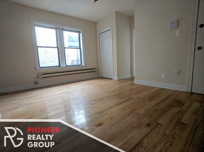 Foto del edificio - 2842 N Orchard St