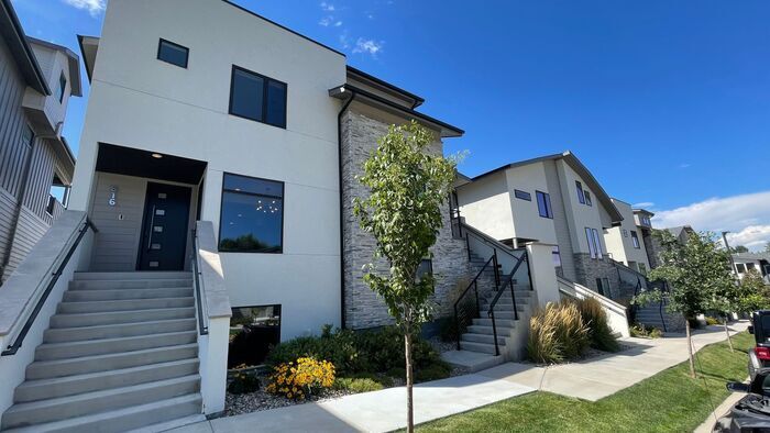 Primary Photo - Great House In Central Fort Collins