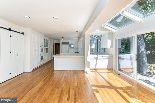 Foto del edificio - 4001 N Ridgeview Rd