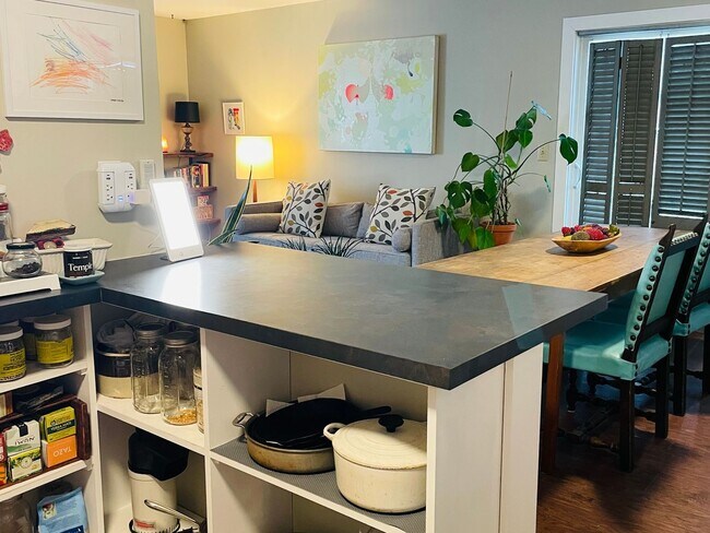 Foto del edificio - 180 Ledgewood Cir