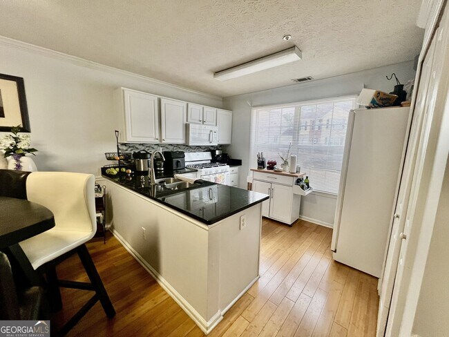 Building Photo - 1333 Glenover Way
