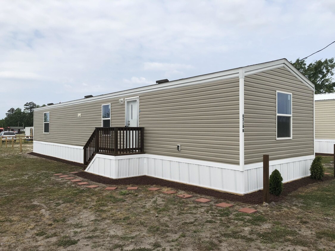 6518 North Carolina Hwy 58, Maysville, NC 28555 House Rental in