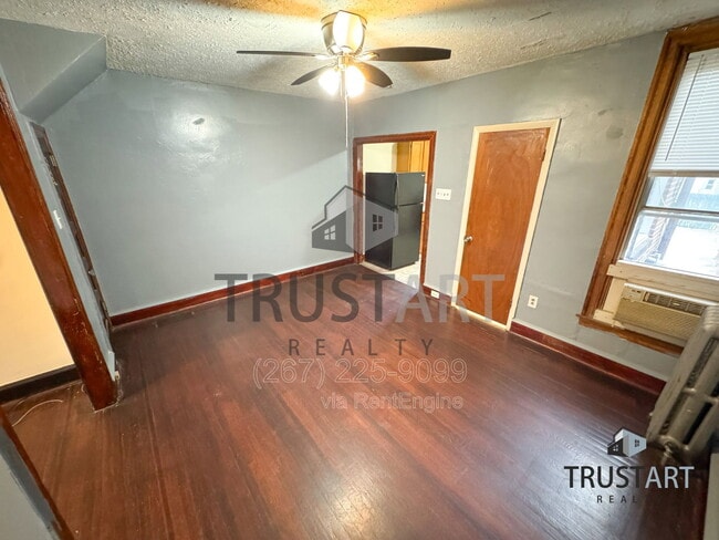 Photo - 5719 N Howard St House