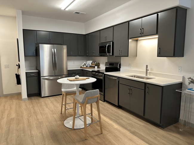 Building Photo - NOON Ingram