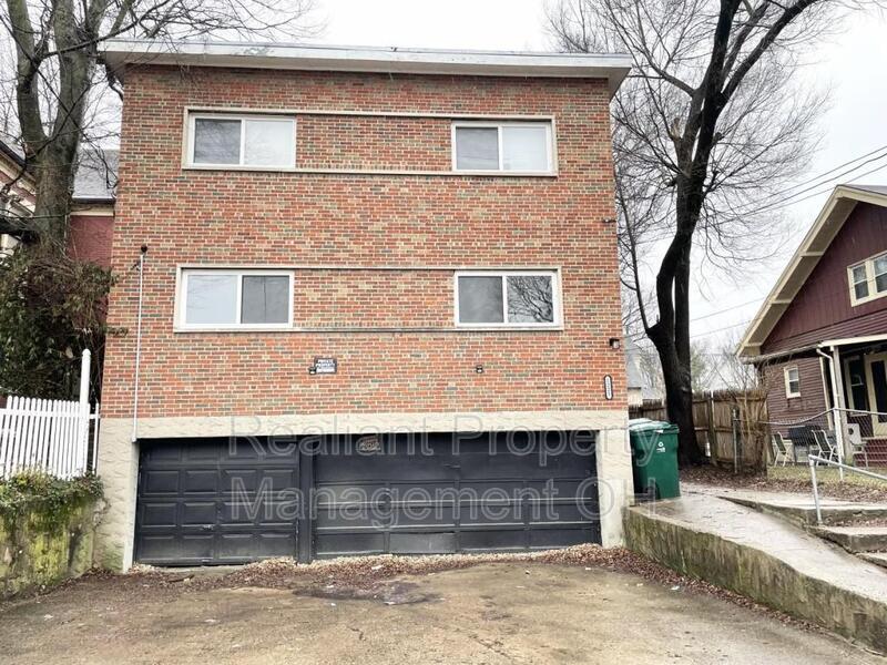 Primary Photo - 1225 Laidlaw Ave