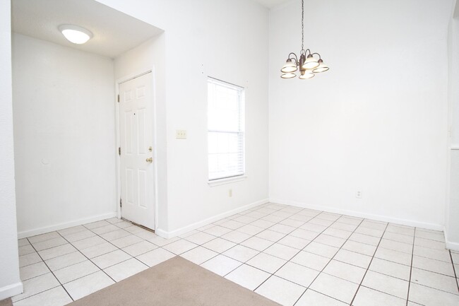 Foto del edificio - Inviting 2-Bedroom Home in West Pensacola ...