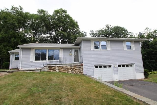 Primary Photo - 4 bedroom in Oakville Connecticut 06779