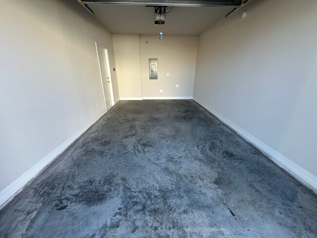 Foto del edificio - Lake Tavares Townhomes