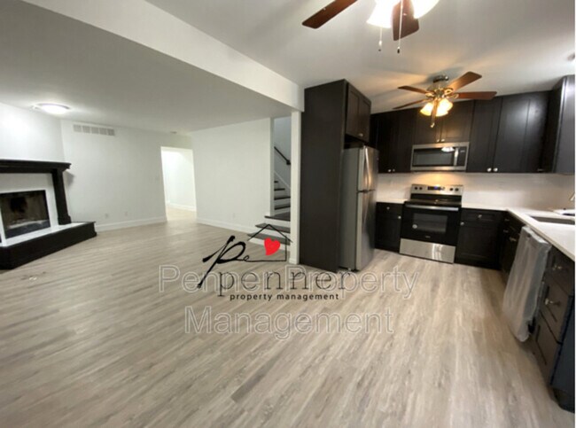 Building Photo - 3826 SW Harbor Dr