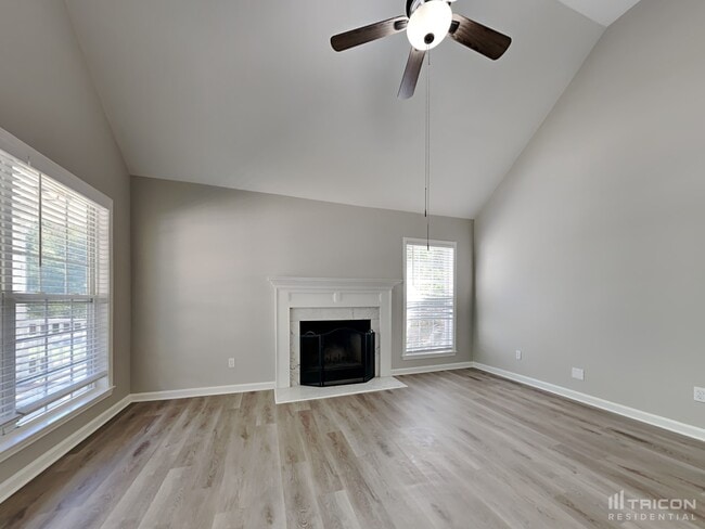 Building Photo - 33 Elmwood Blvd