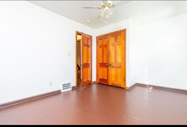 Building Photo - GARFIELD HTS 3 BEDROOM 2BATH SINGLE FAMILY...