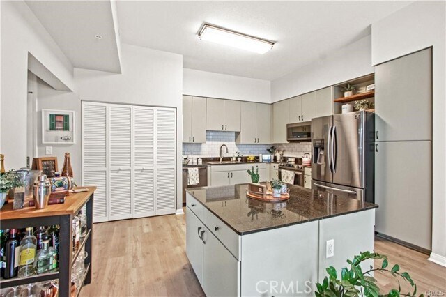 Foto del edificio - 488 E Ocean Blvd
