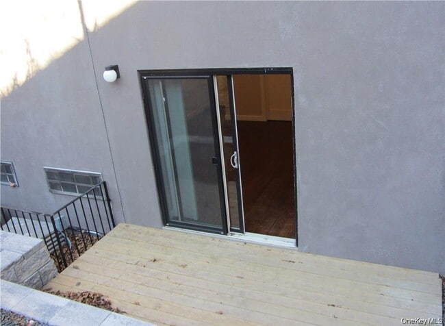 Building Photo - 17 Cedar St