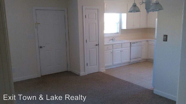 Building Photo - 123 Brookside Ln