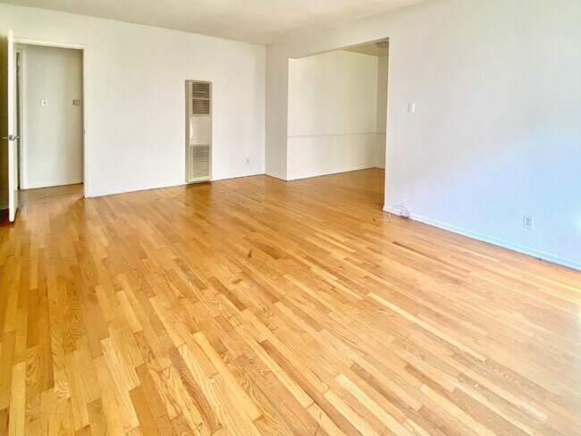 Foto del edificio - 3361 Bagley Ave
