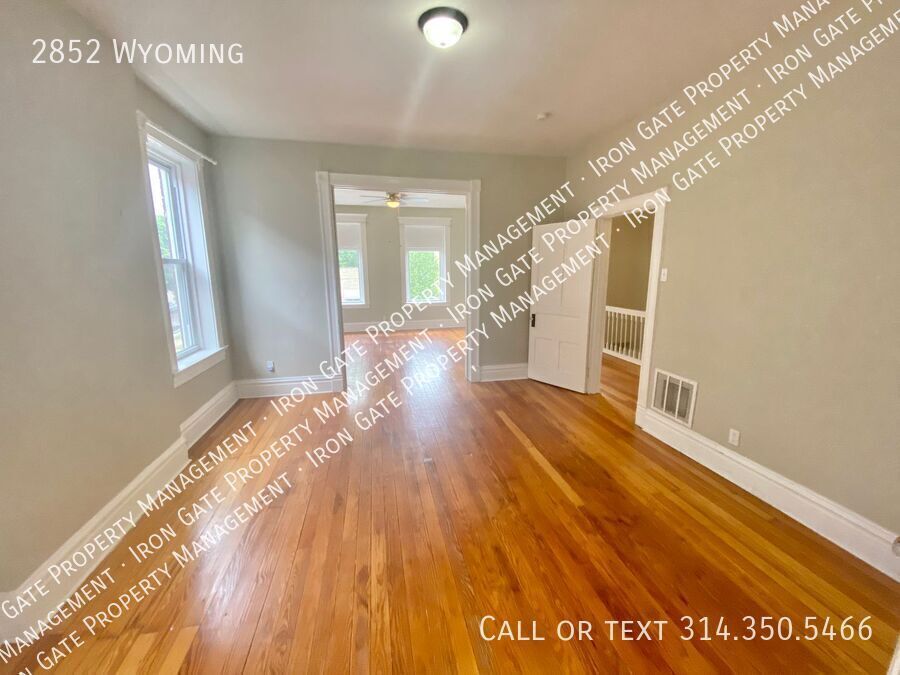 Primary Photo - 2852 Wyoming-