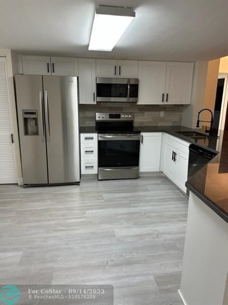 Foto del edificio - 9833 Westview Dr
