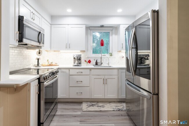 Foto del edificio - 410 Farmington Ave