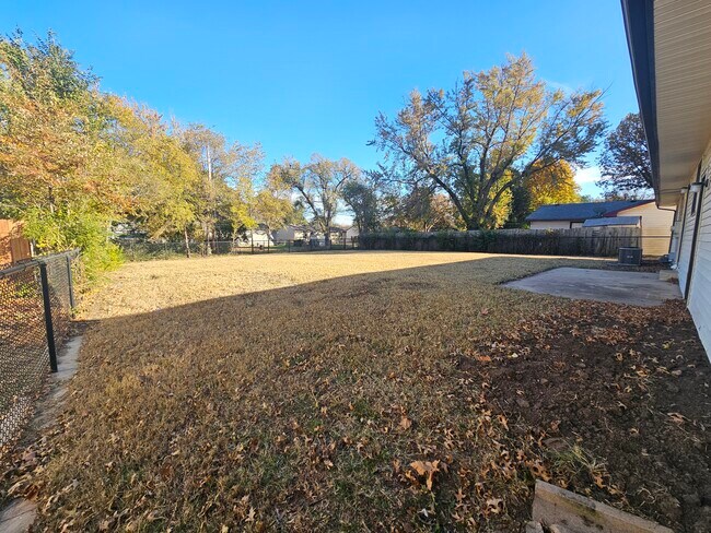 Foto del edificio - 2640 N Gentry Ave