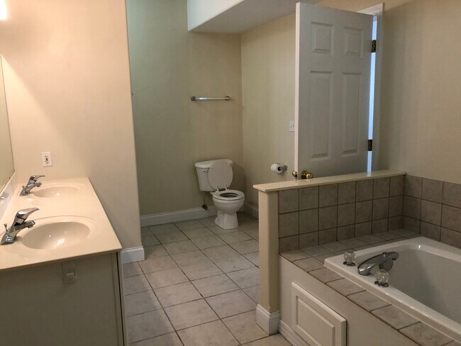 Foto del edificio - 1507 Fox Run Dr