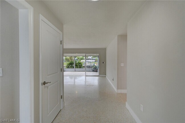 Foto del edificio - 3006 SE 18th Ave