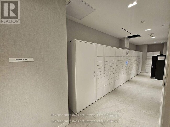 Building Photo - 319 Jarvis St