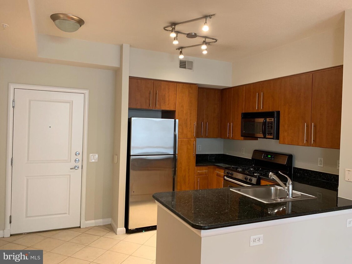 Foto principal - 1021 N Garfield St
