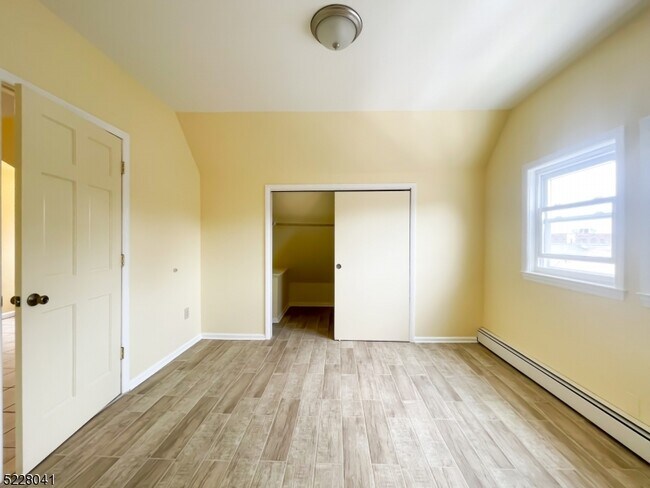 Building Photo - 10 Lowden St