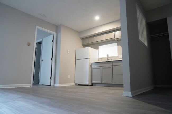 Foto del edificio - 3033 Clifton Ave