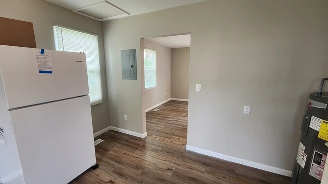 Foto del edificio - 223 Jefferson Ave