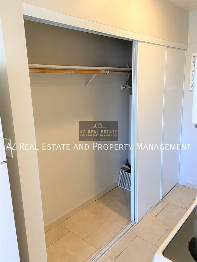 Foto del edificio - 909 E Roosevelt St