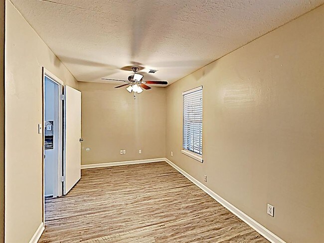 Building Photo - 979 Wavecrest Ln