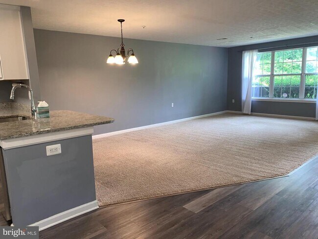 Foto del edificio - 4622 Deepwood Ct