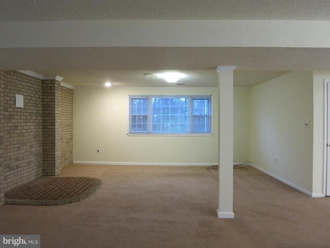 Building Photo - 7425 Shreve Rd
