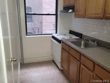 Foto del edificio - 497 Van Cortlandt Park Ave
