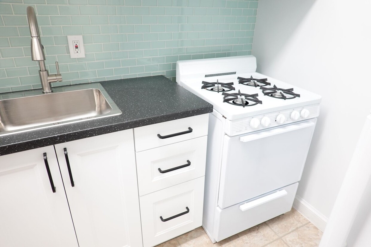 Foto principal - 8804 Bradford Rd