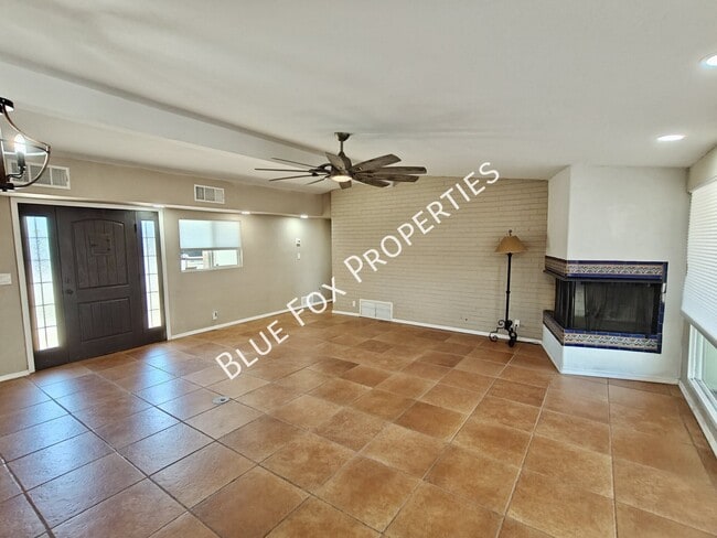 Building Photo - 5449 E Holmes St