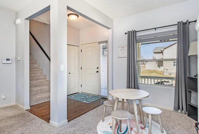 Building Photo - Beautiful 4 Bedroom In Elkhorn South!!