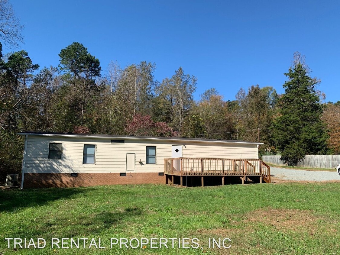 3 br, 2 bath House 6174 SUSSEX TRL House Rental in Pleasant Garden