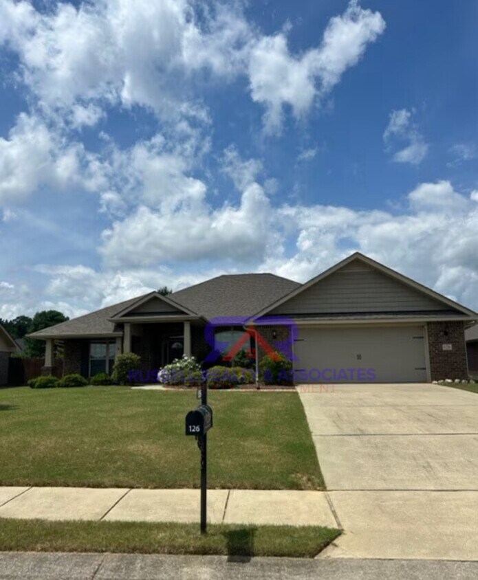 Foto principal - 4 Bedroom, 3 Bath Montevallo Home!