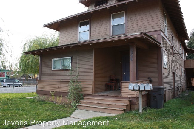 Building Photo - 302 N 8th St