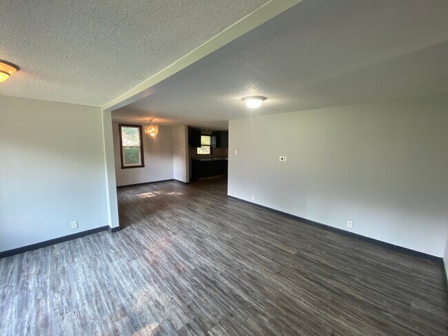 Building Photo - 312 Harvey St