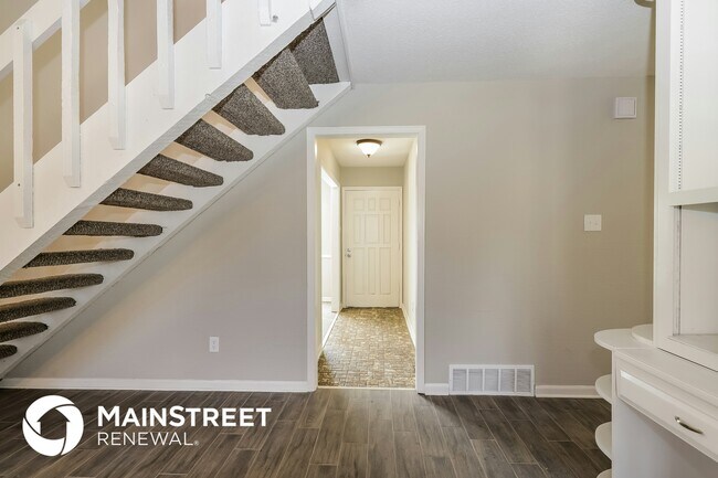 Building Photo - 3054 Ridgeway Rd